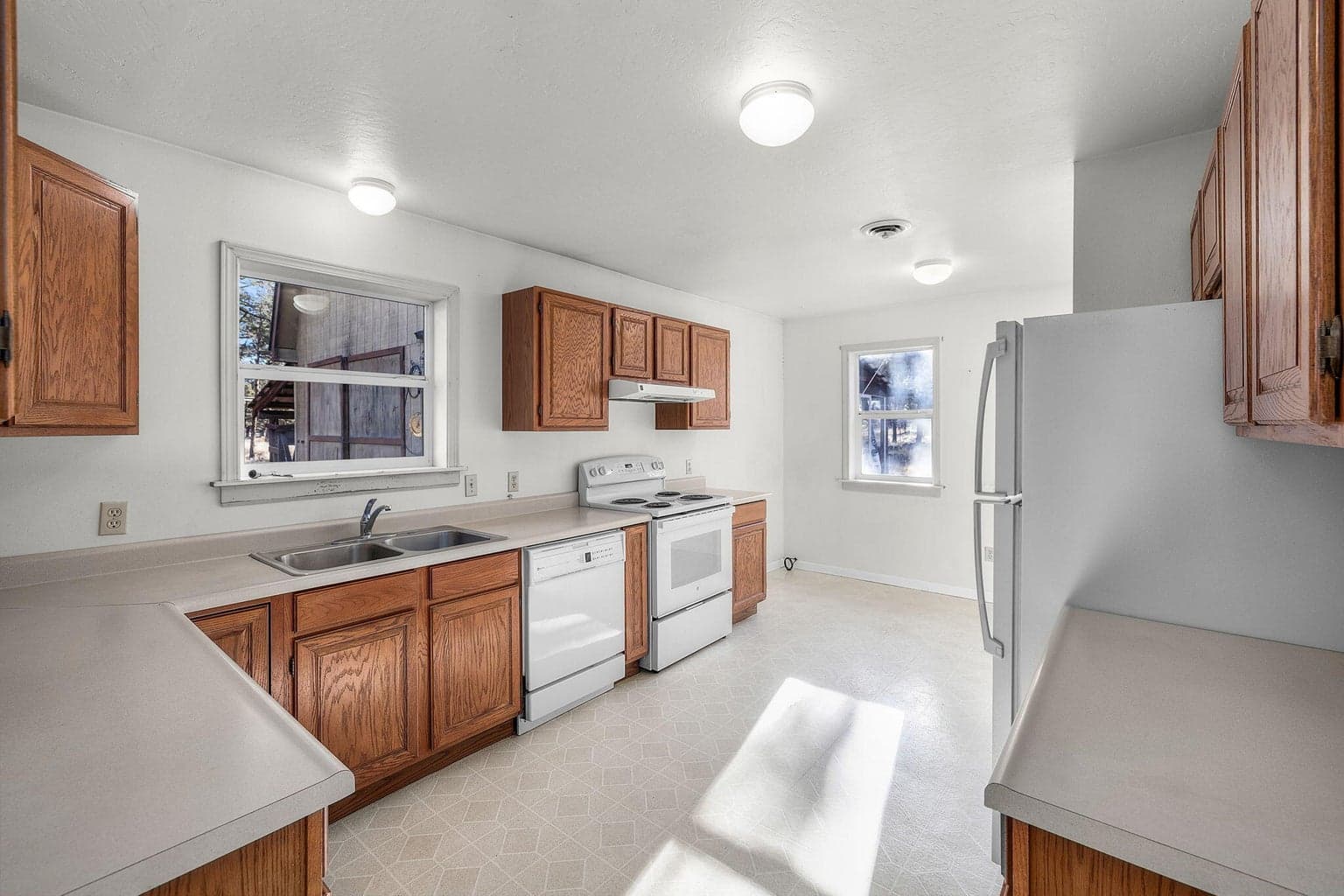 Photo of 17235 Kent Road 17 of 36