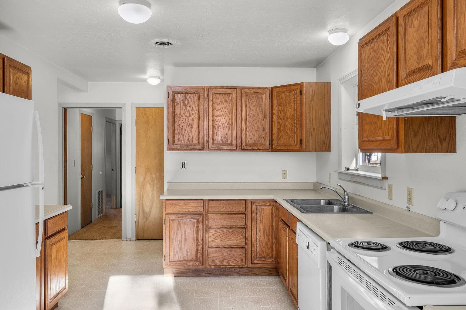 Photo of 17235 Kent Road 18 of 36