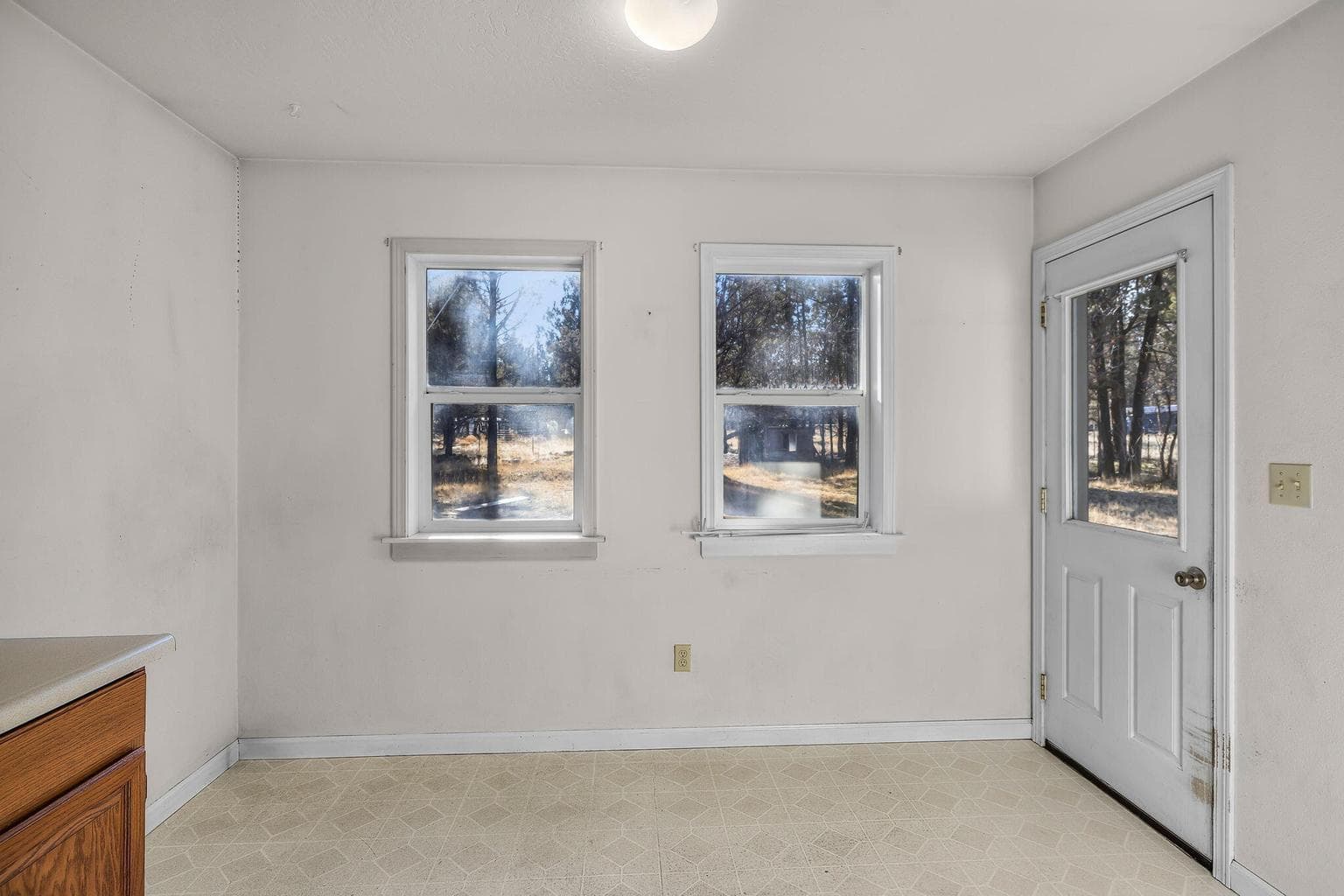 Photo of 17235 Kent Road 20 of 36