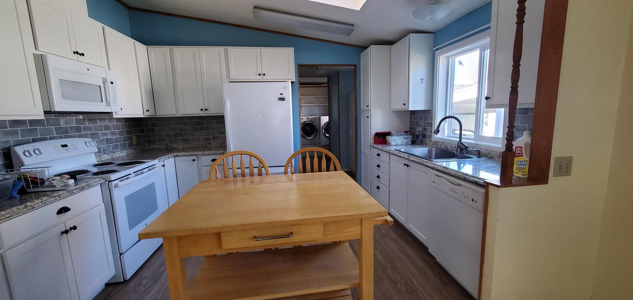 Photo of 185 Harwood Ave 4 of 6