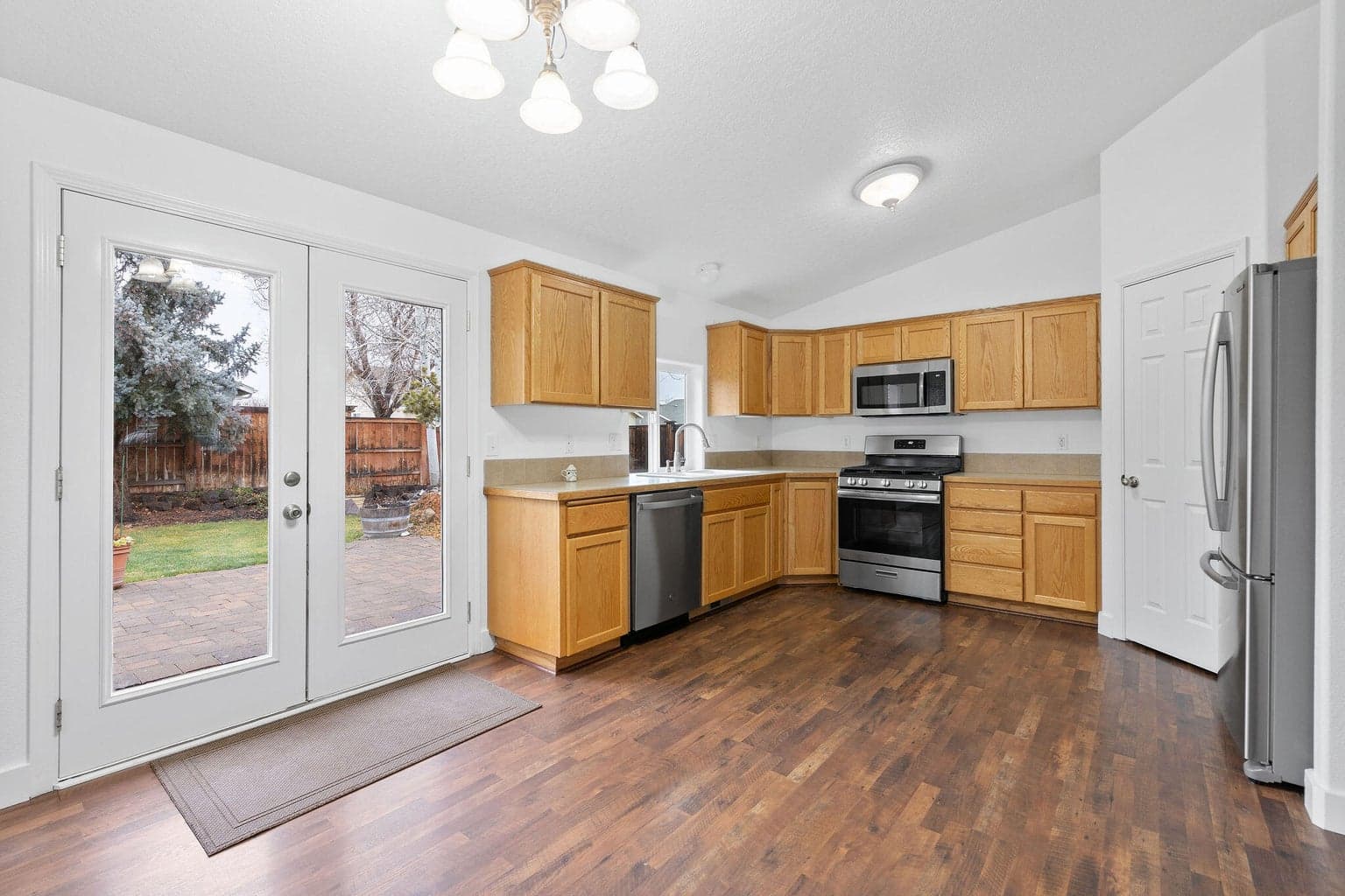 Photo of 743 Cobblestone 5 of 23