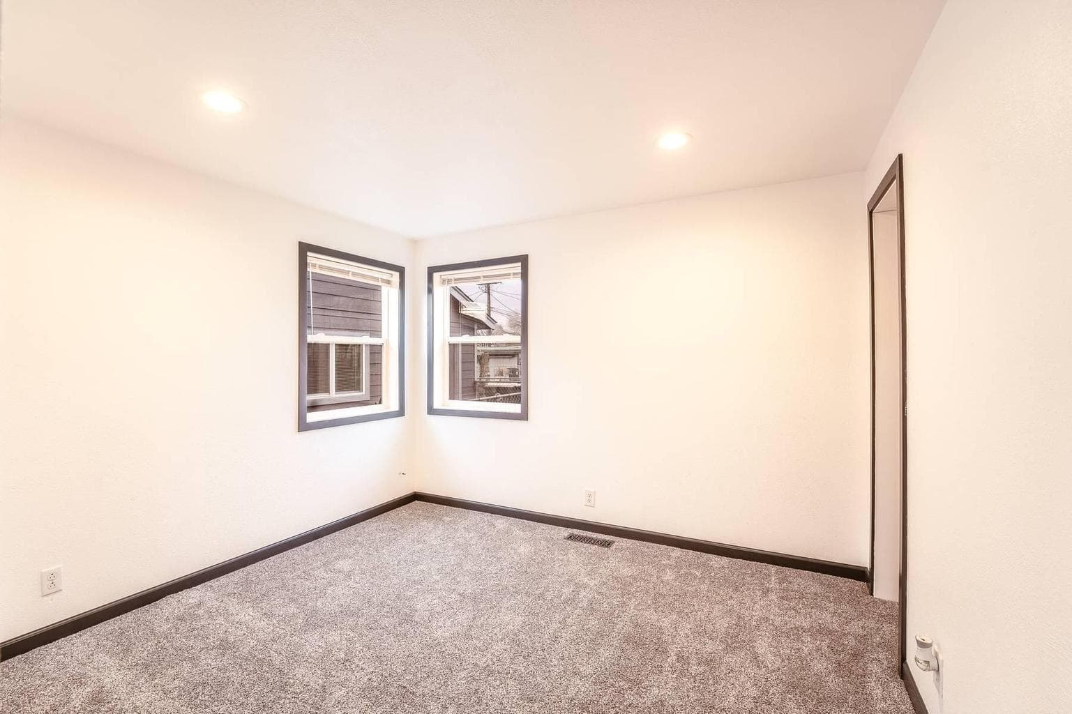 Photo of 1053 SW 12th Street 20 of 31