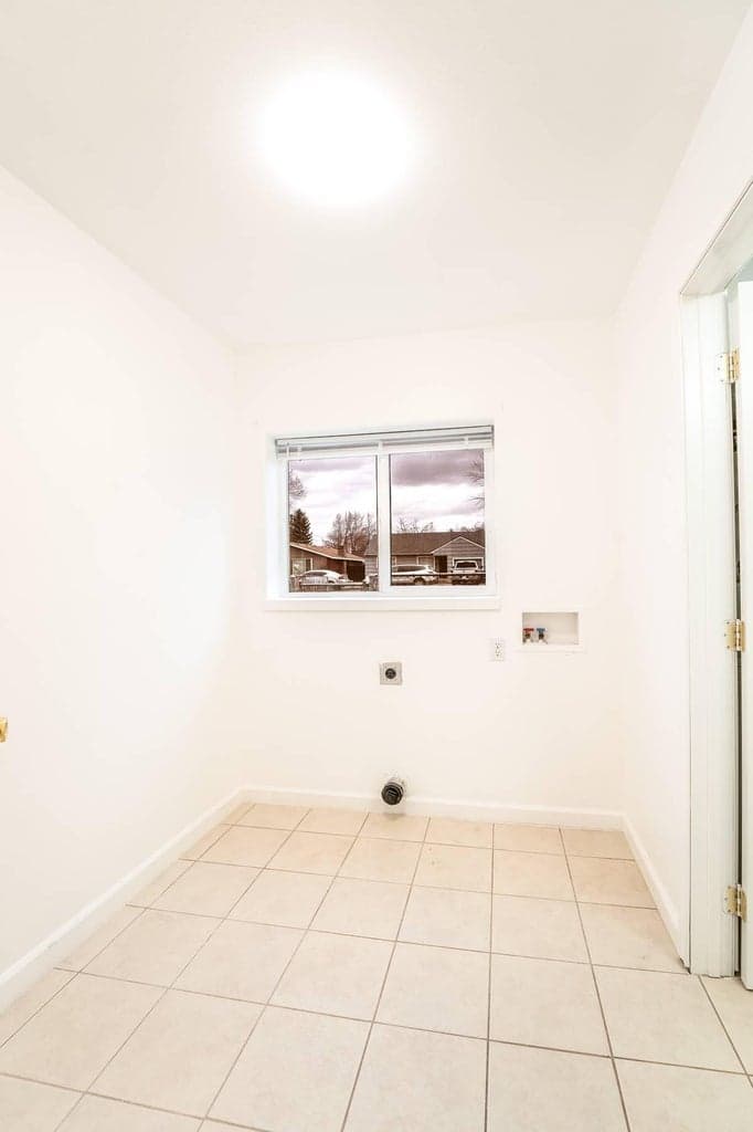 Photo of 1053 SW 12th Street 27 of 31
