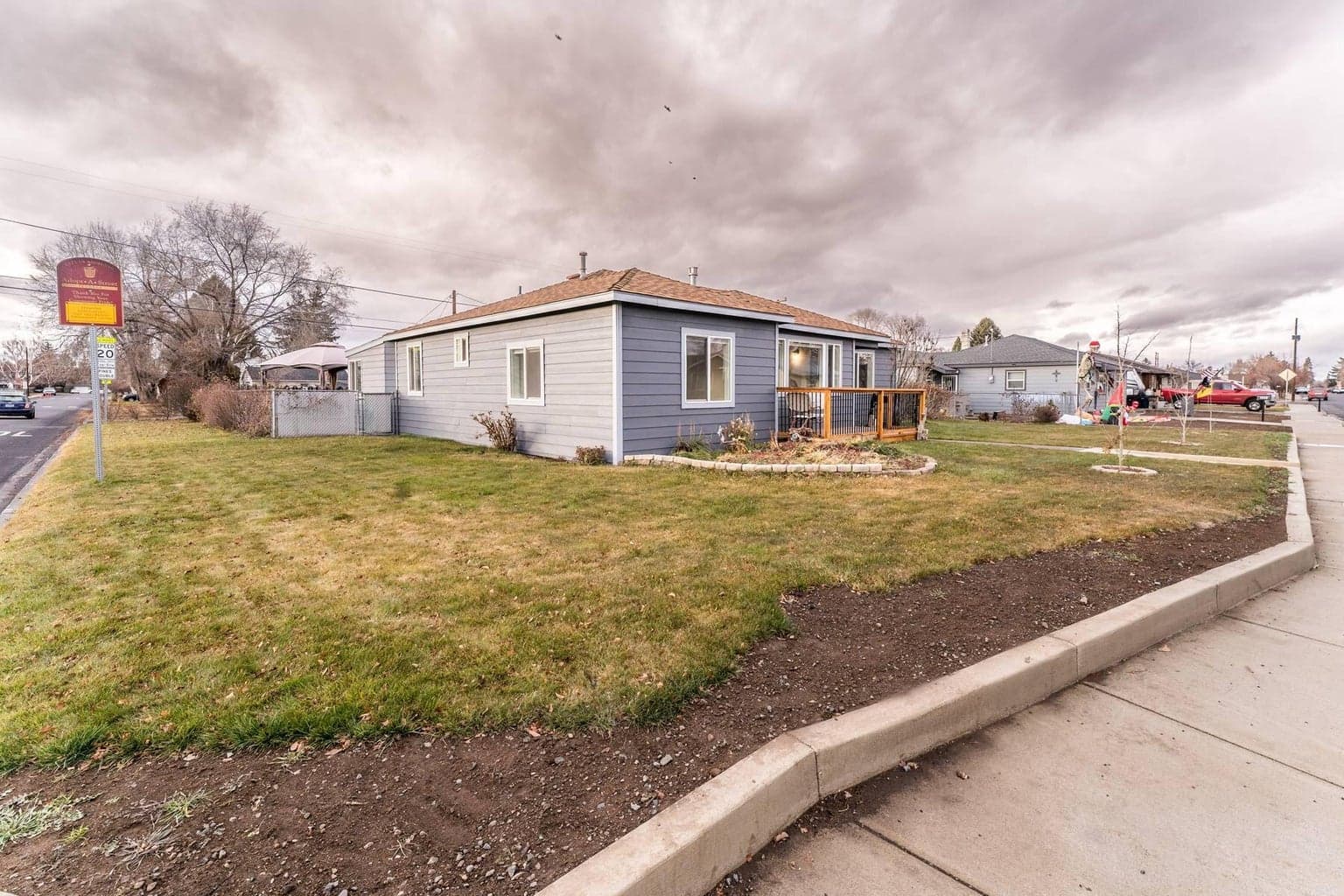 Photo of 1053 12th 2 of 31