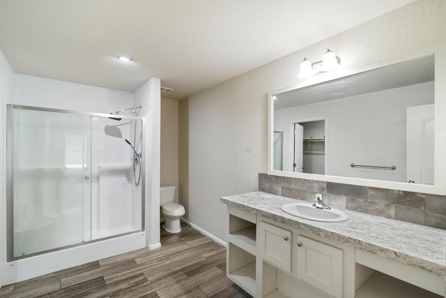 Photo of 11841 Alderwood Drive 10 of 18