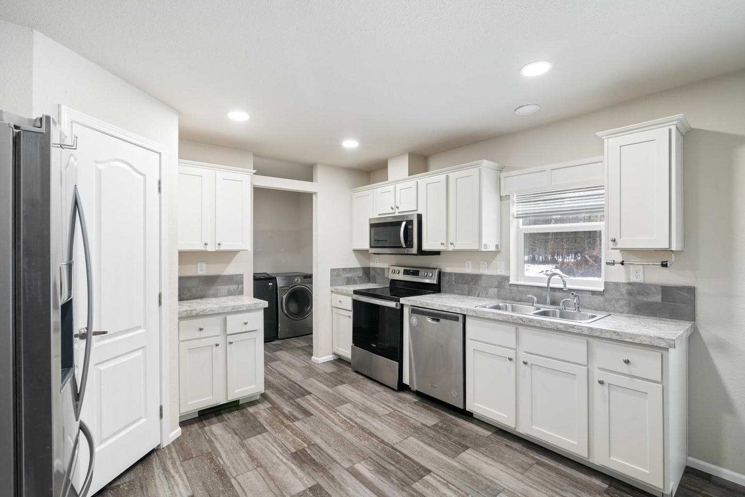 Photo of 11841 Alderwood Drive 13 of 18