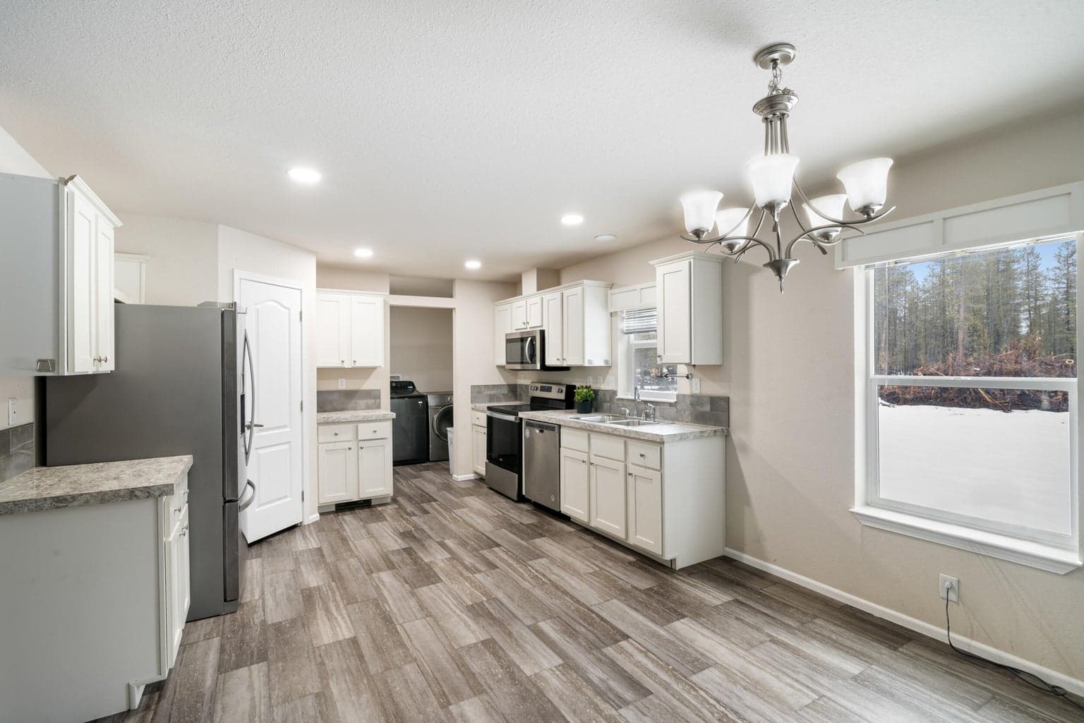 Photo of 11841 Alderwood Drive 12 of 18