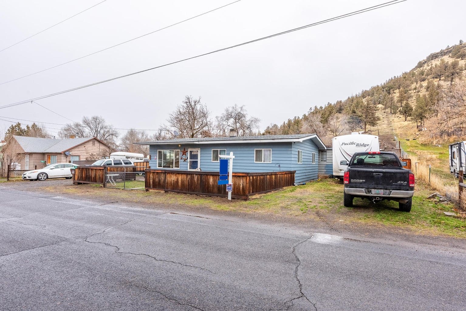 Photo of 900 Willowdale 2 of 32