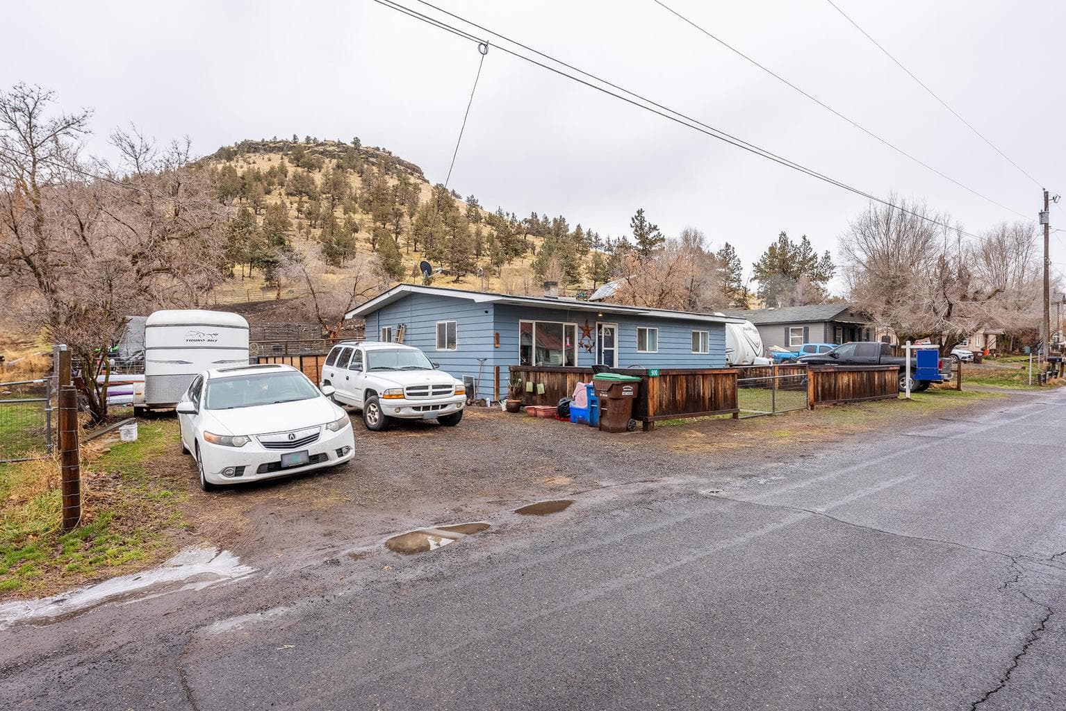 Photo of 900 Willowdale 3 of 32