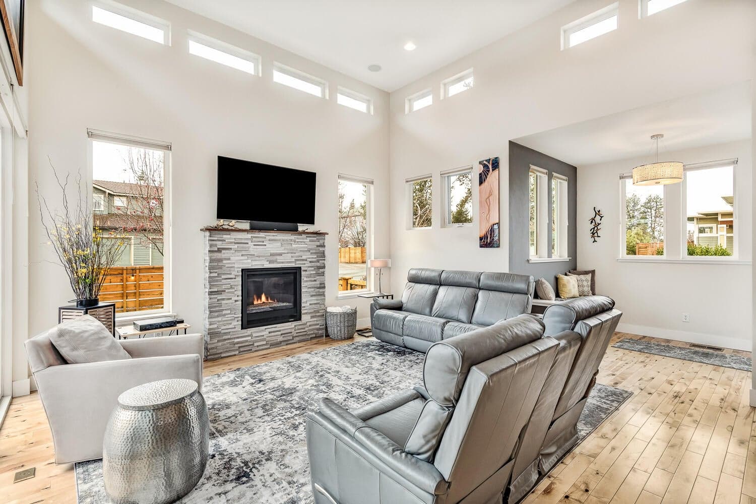 Photo of 63364 NW Milestone Drive 7 of 26