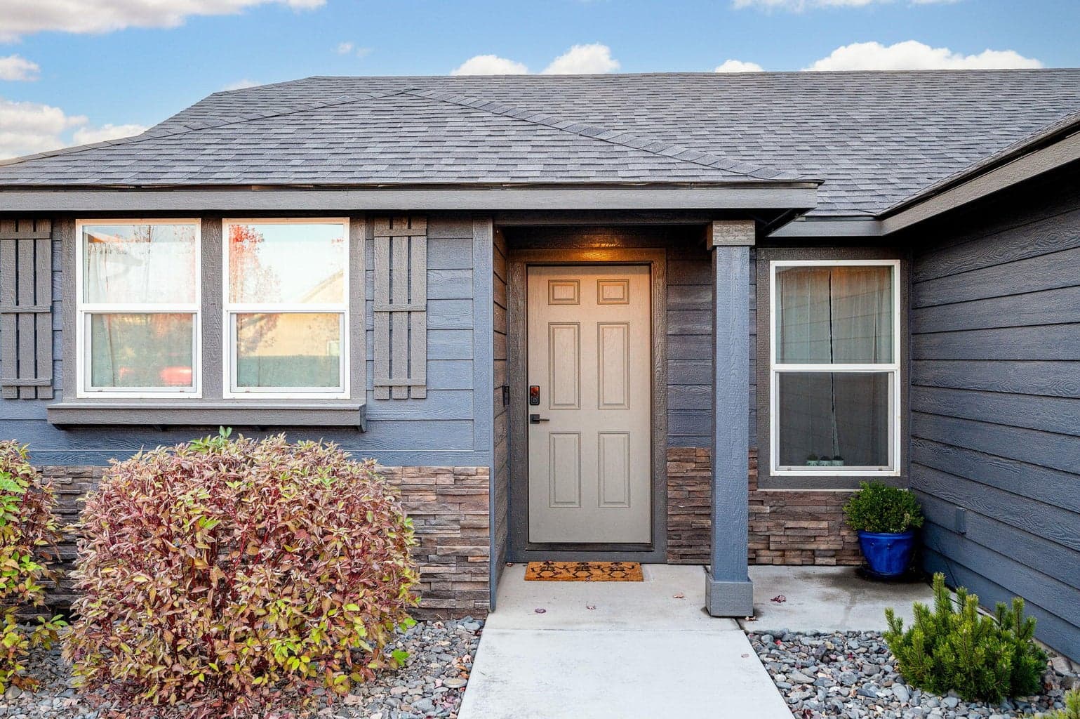 Photo of 1049 NW 26th Way 10 of 51