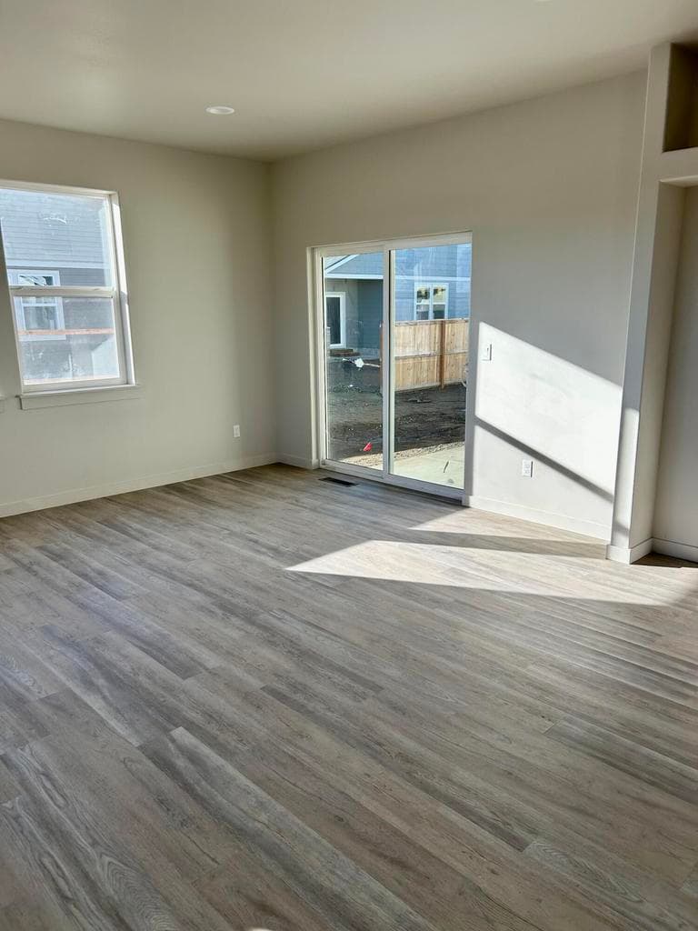 Photo of 3112 NW Dogwood Avenue 9 of 14