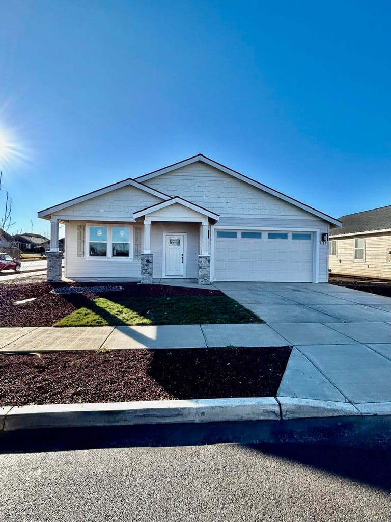 Photo of 3112 NW Dogwood Avenue 13 of 14