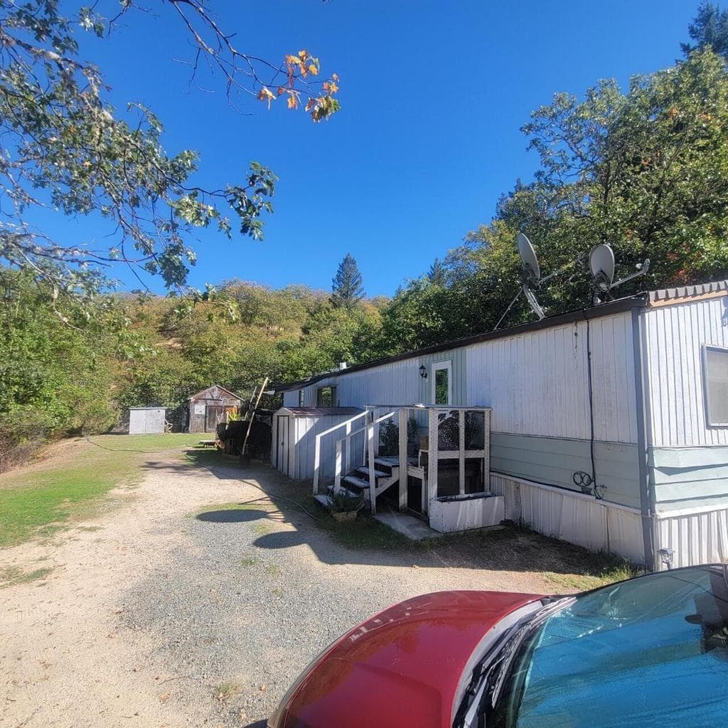 Photo of 2455 Harbeck 2 of 10