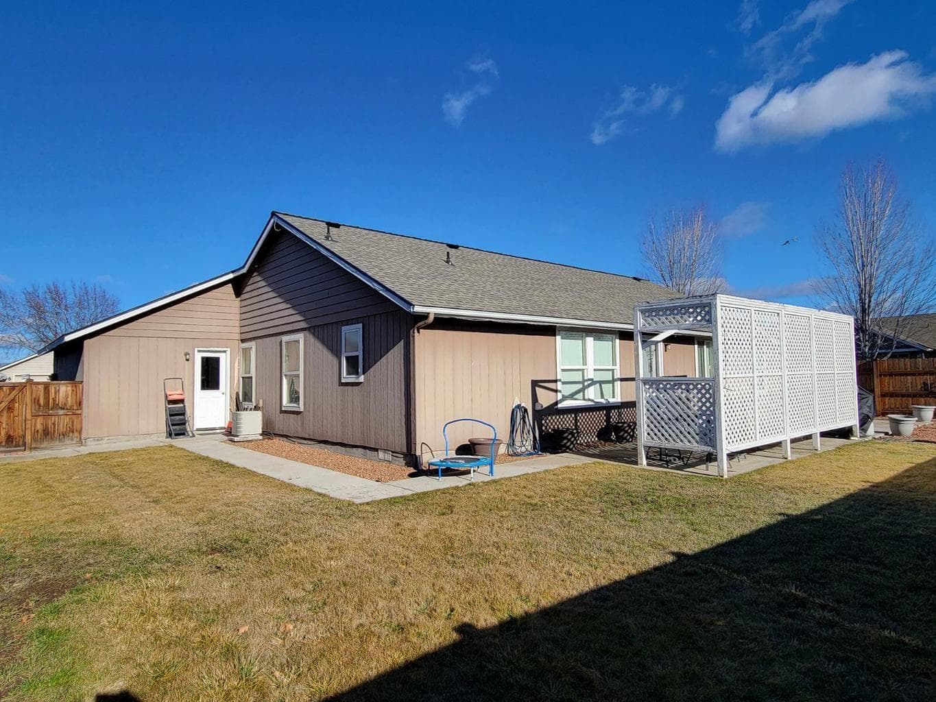 Photo of 694 NE Stone Ridge Lane 21 of 29