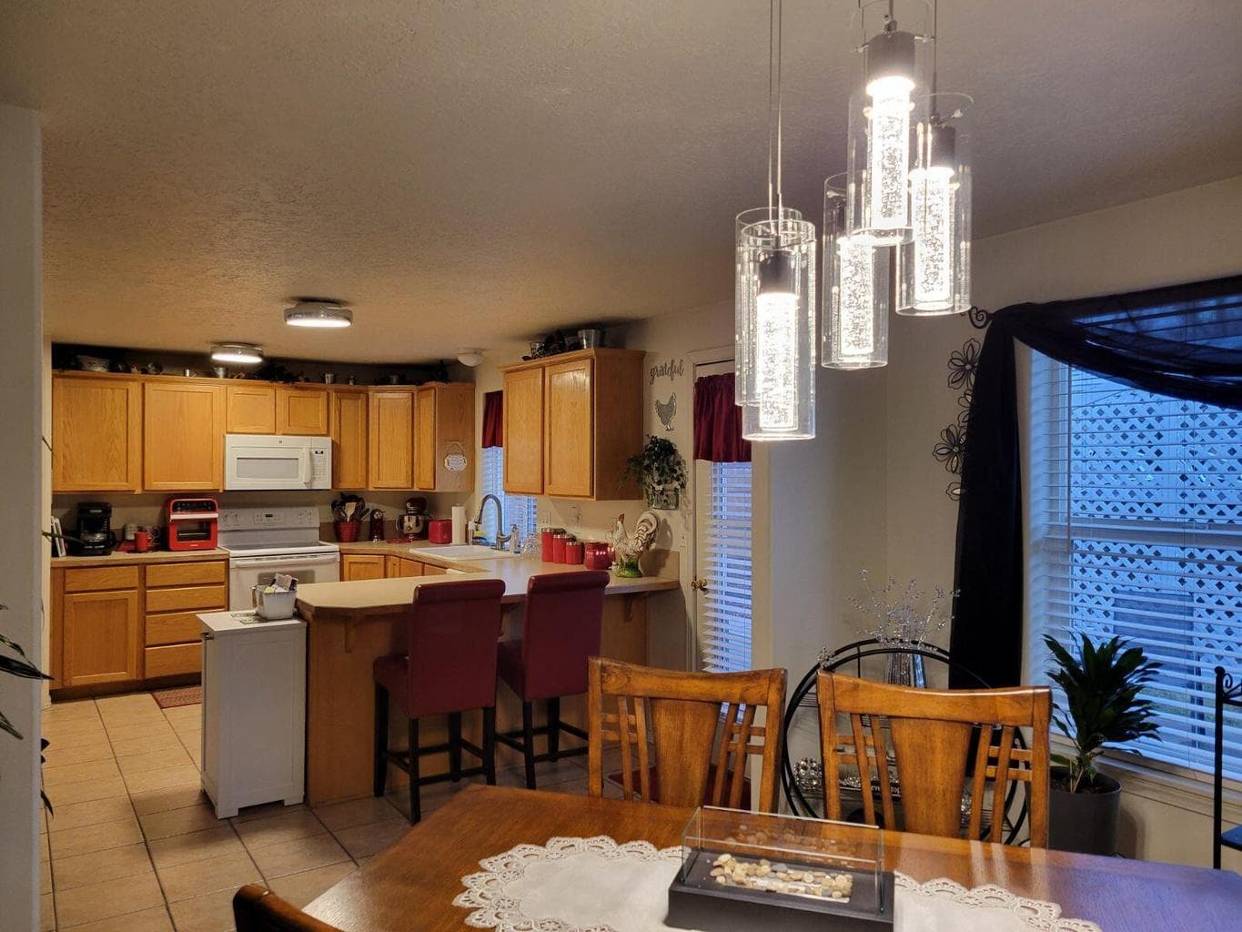 Photo of 694 NE Stone Ridge Lane 9 of 29