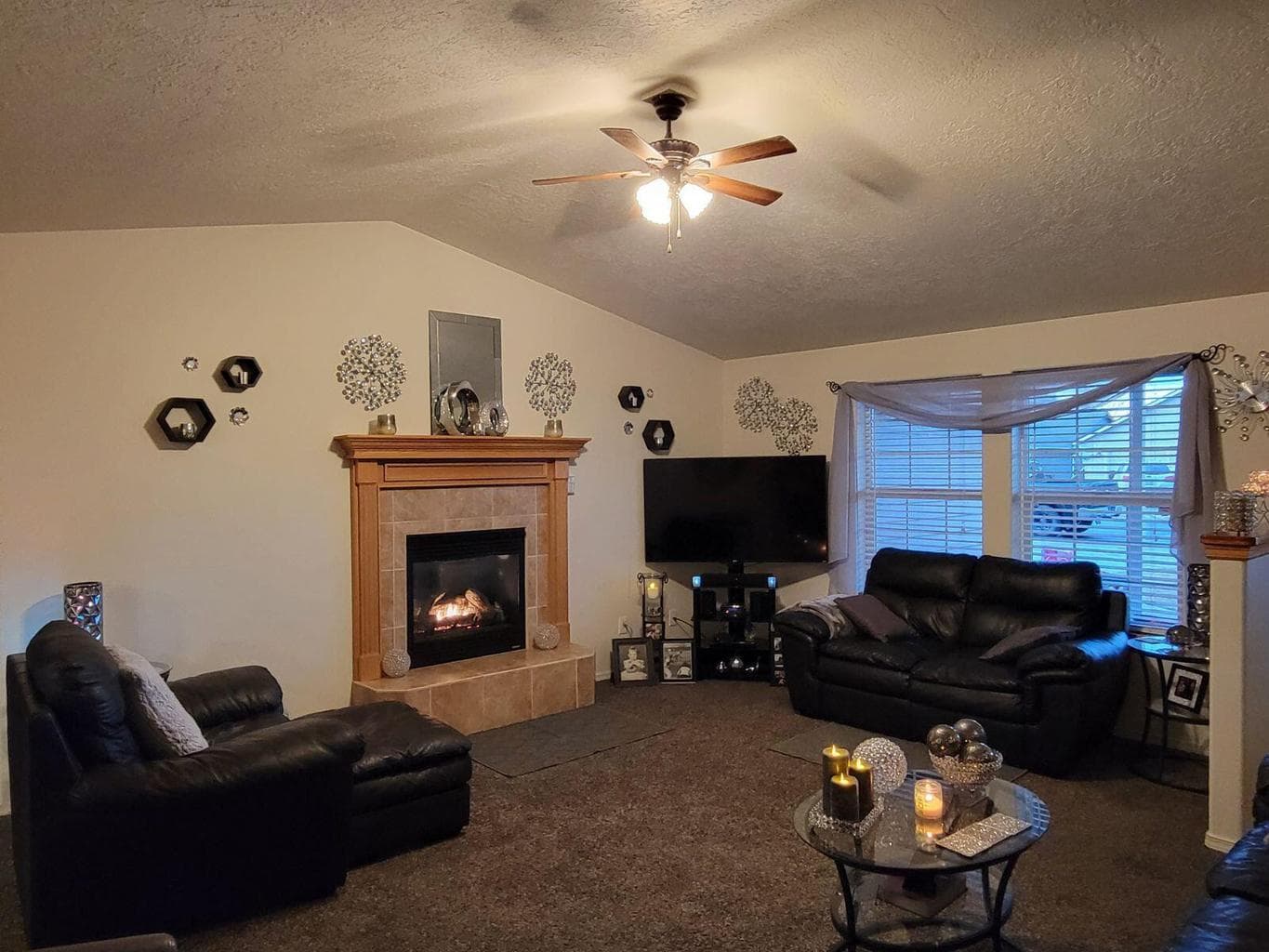 Photo of 694 NE Stone Ridge Lane 7 of 29