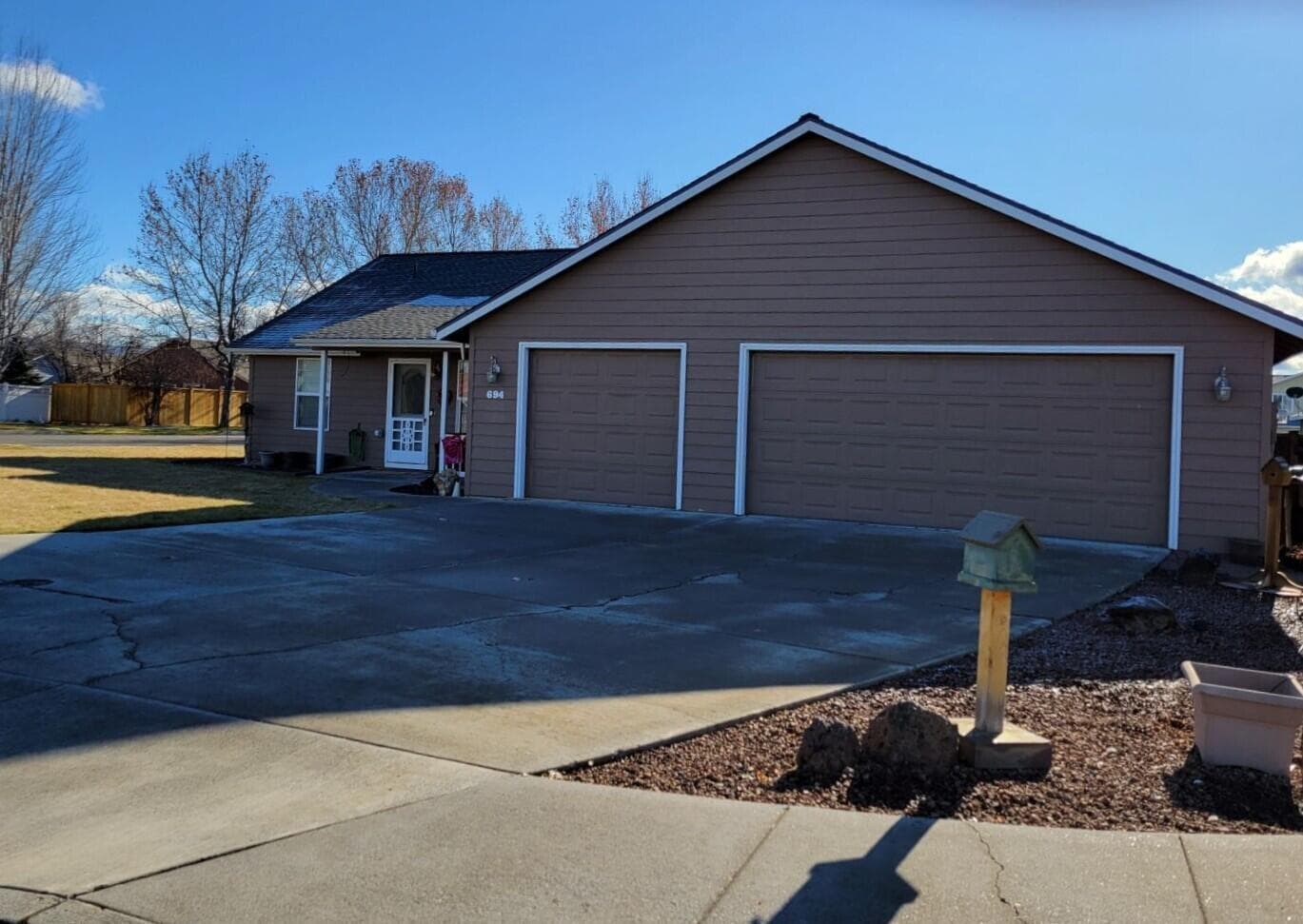 Photo of 694 NE Stone Ridge Lane 27 of 29