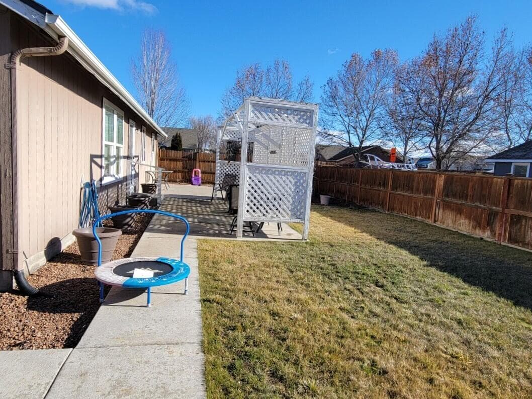 Photo of 694 NE Stone Ridge Lane 23 of 29