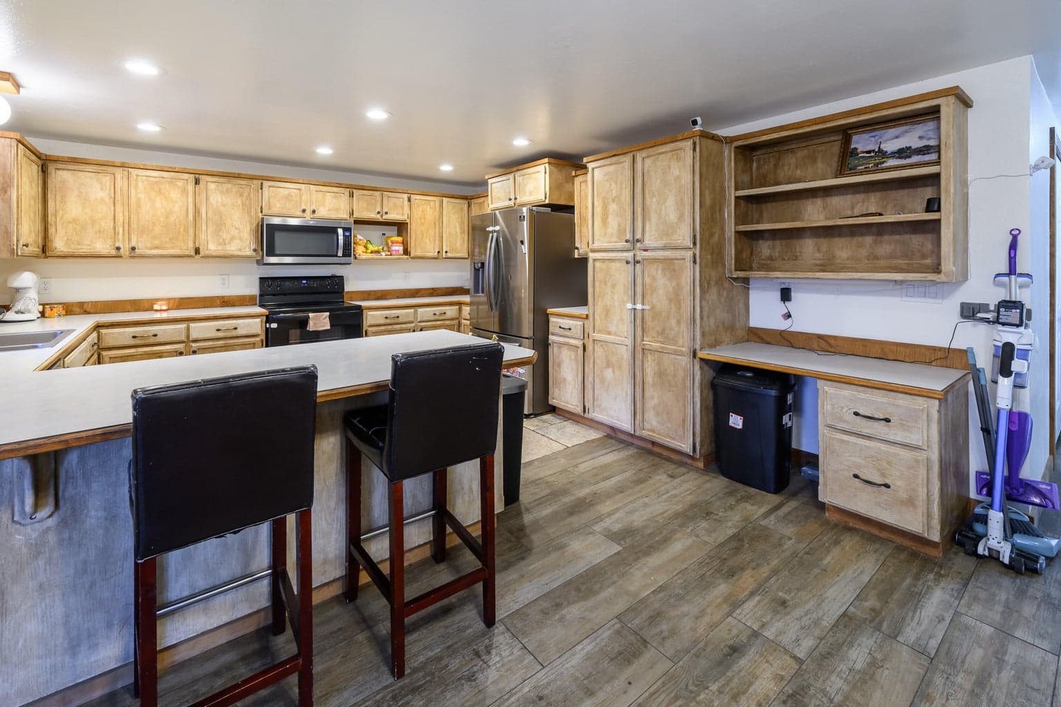 Photo of 670 Dunham 5 of 38