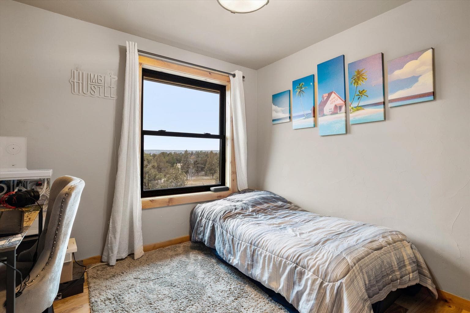 Another good-sized bedroom.
