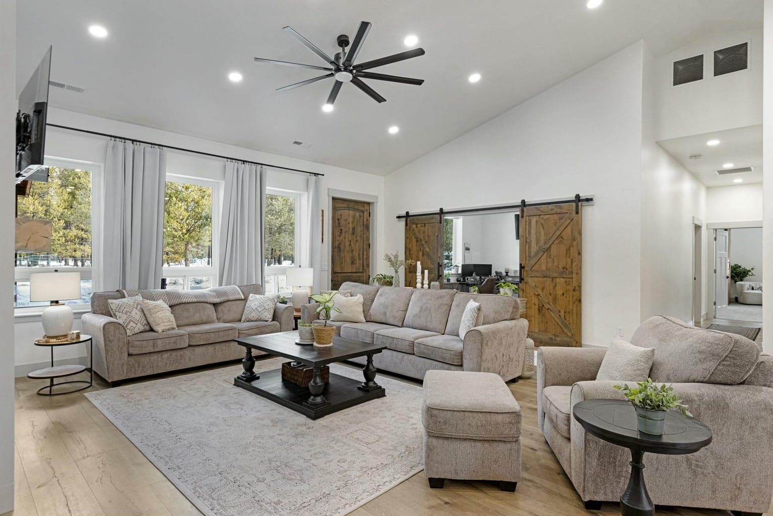 Photo of 15475 Pinetree 6 of 49