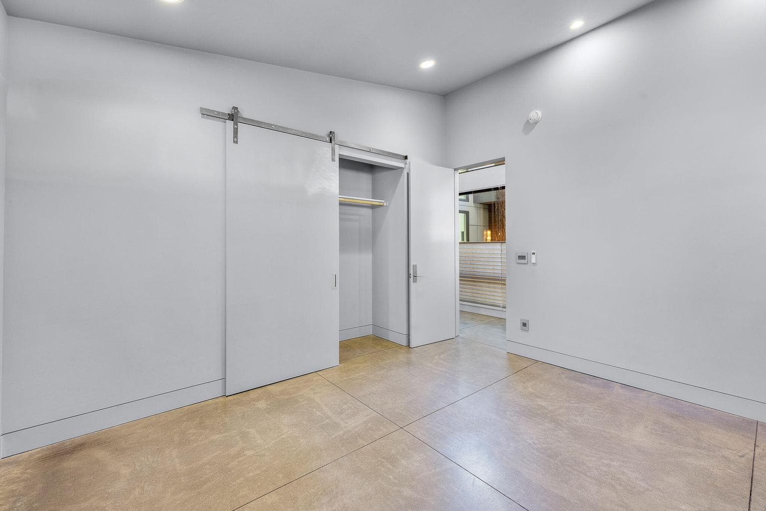 Photo of 1823 NW Rimrock Road 25 of 50