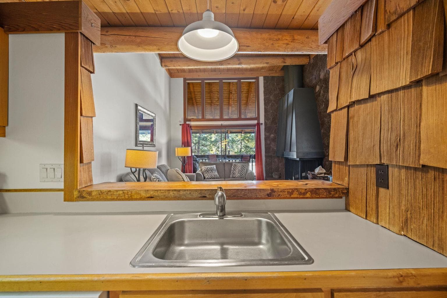 Pass thru to the living room over the breakfast bar.