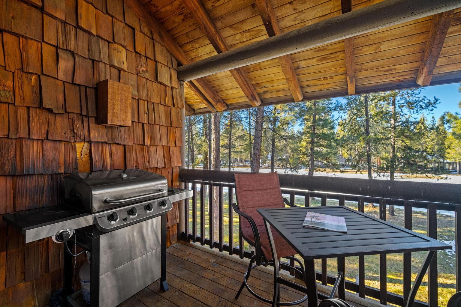 BBQ on second level balcony