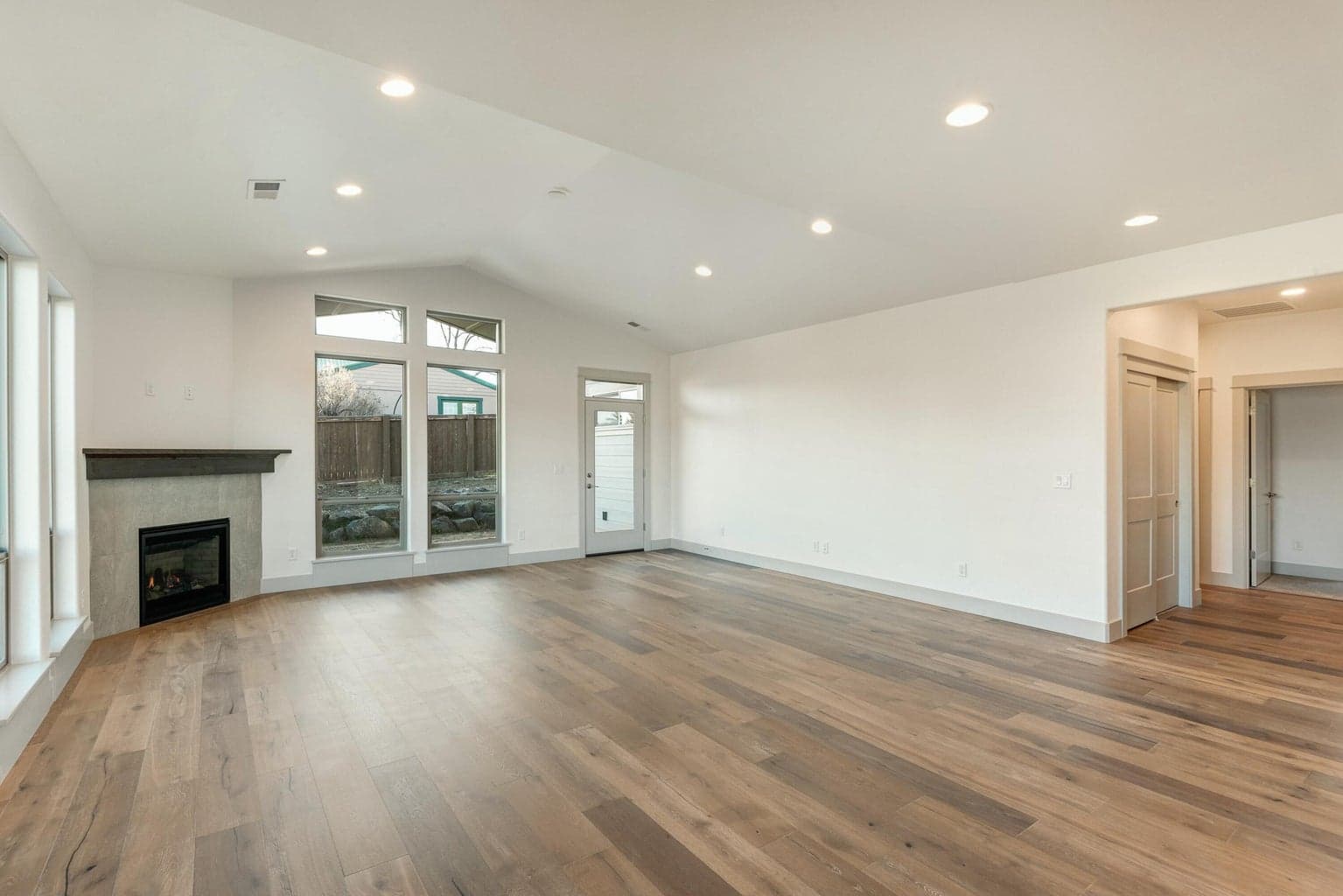 Photo of 3082 NW Horseshoe Lane 7 of 26