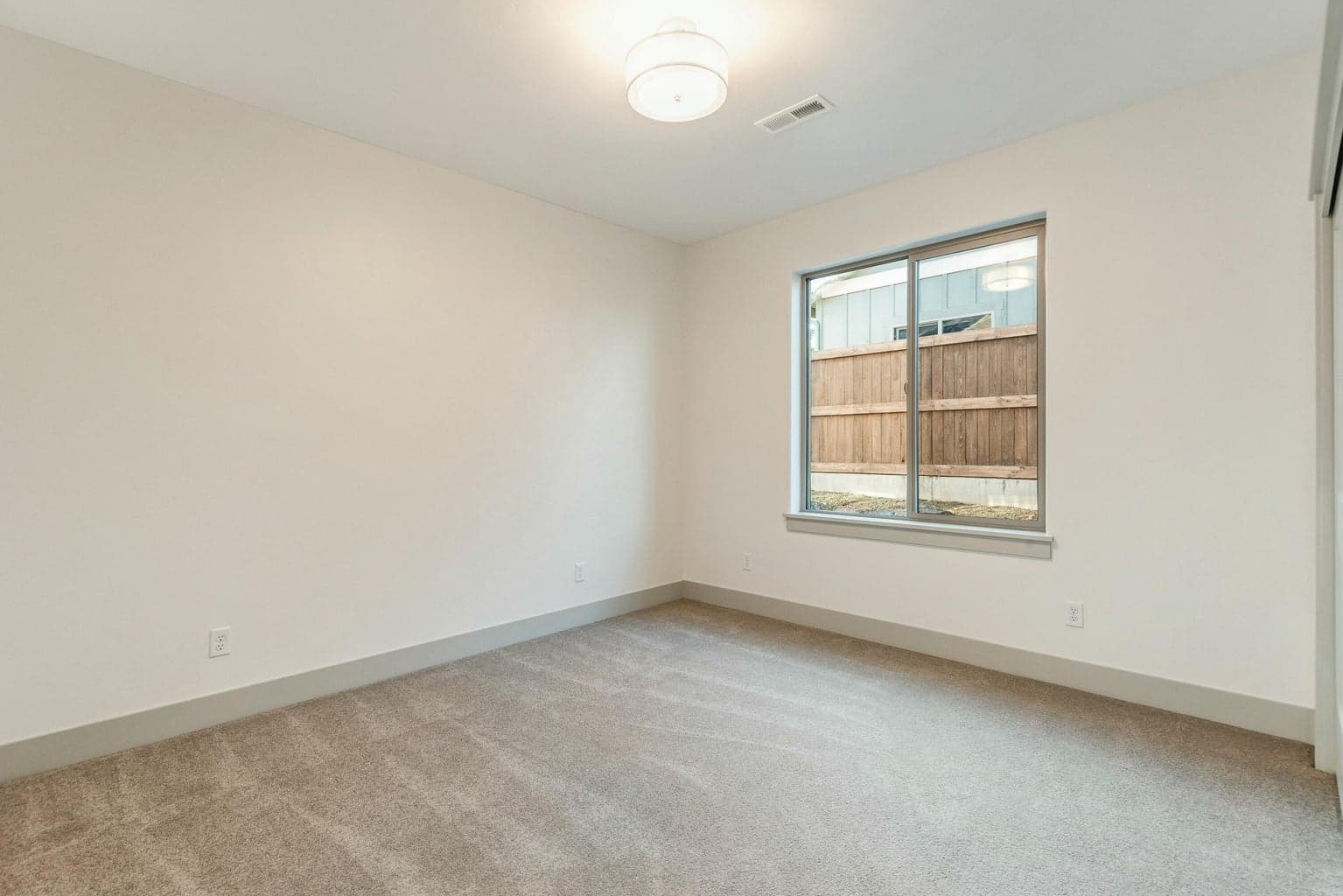 Photo of 3082 NW Horseshoe Lane 17 of 26