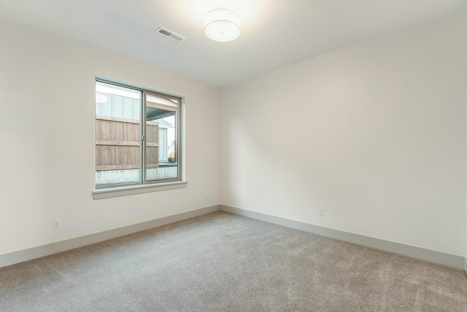Photo of 3082 NW Horseshoe Lane 18 of 26