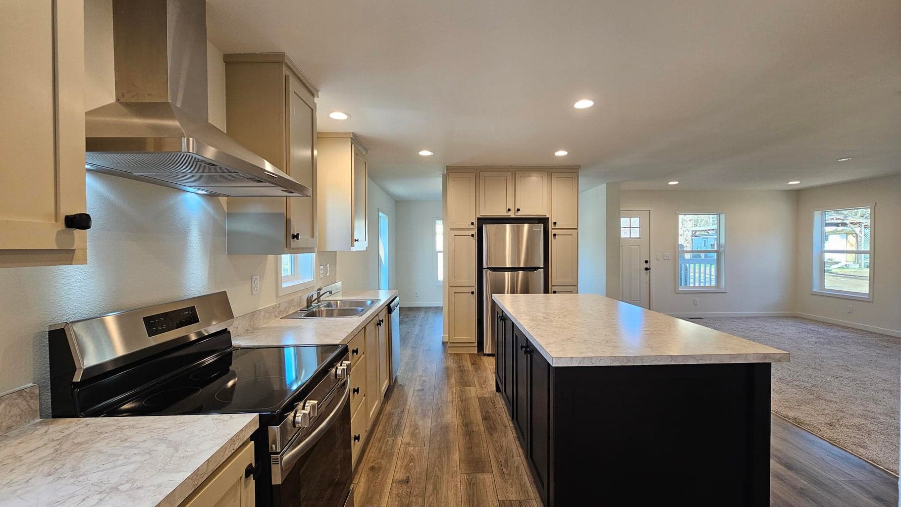 24542 Redwood, Kerby, 97531