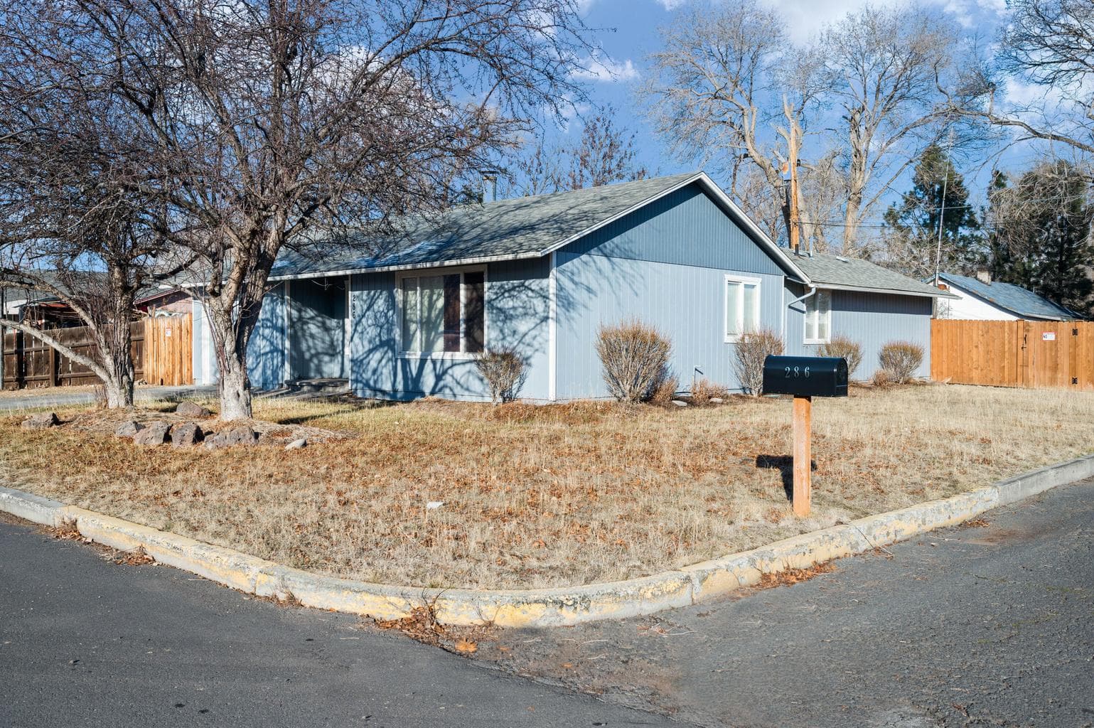 Photo of 286 SE D Street 6 of 40