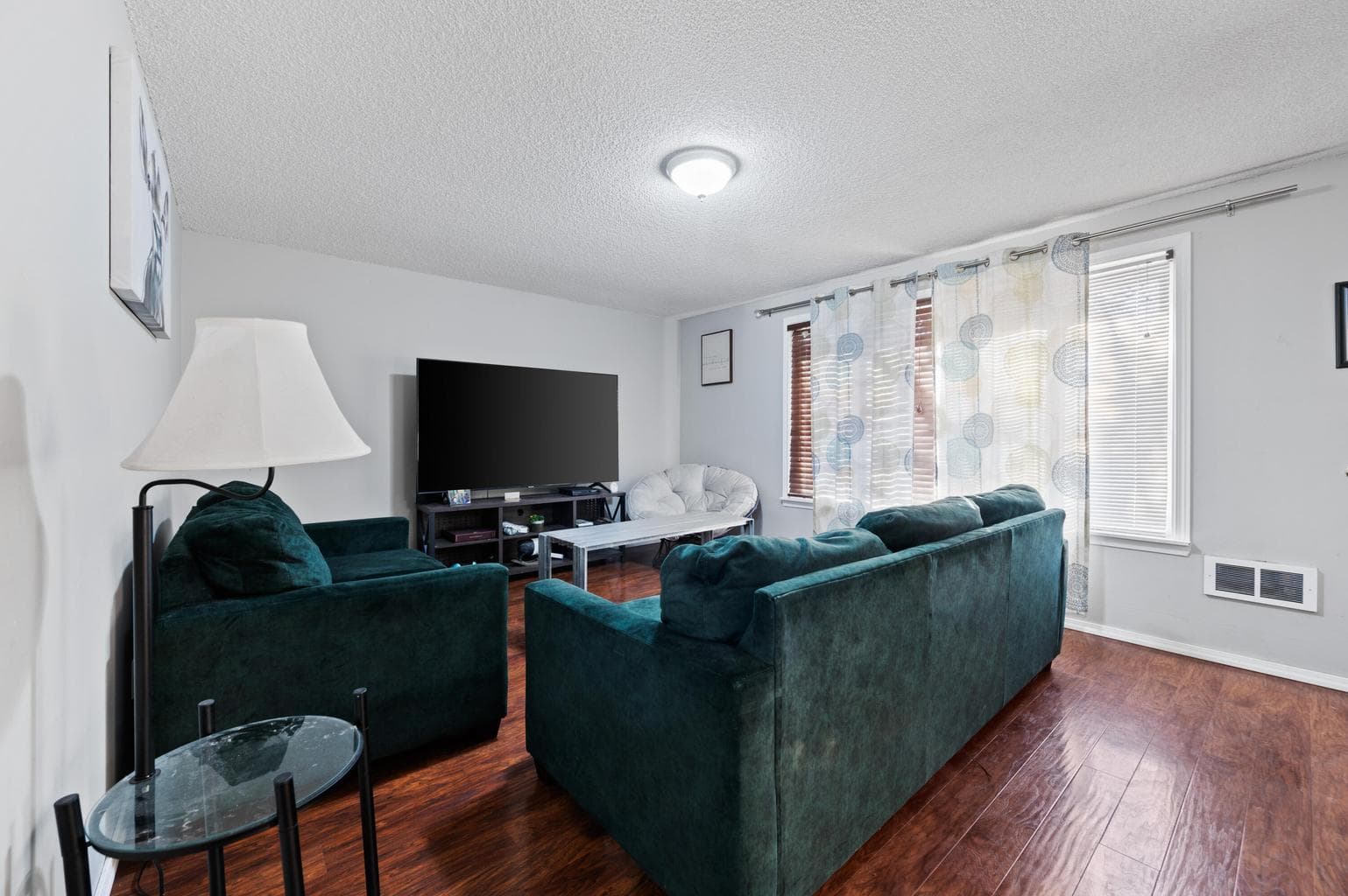 Photo of 286 SE D Street 12 of 40