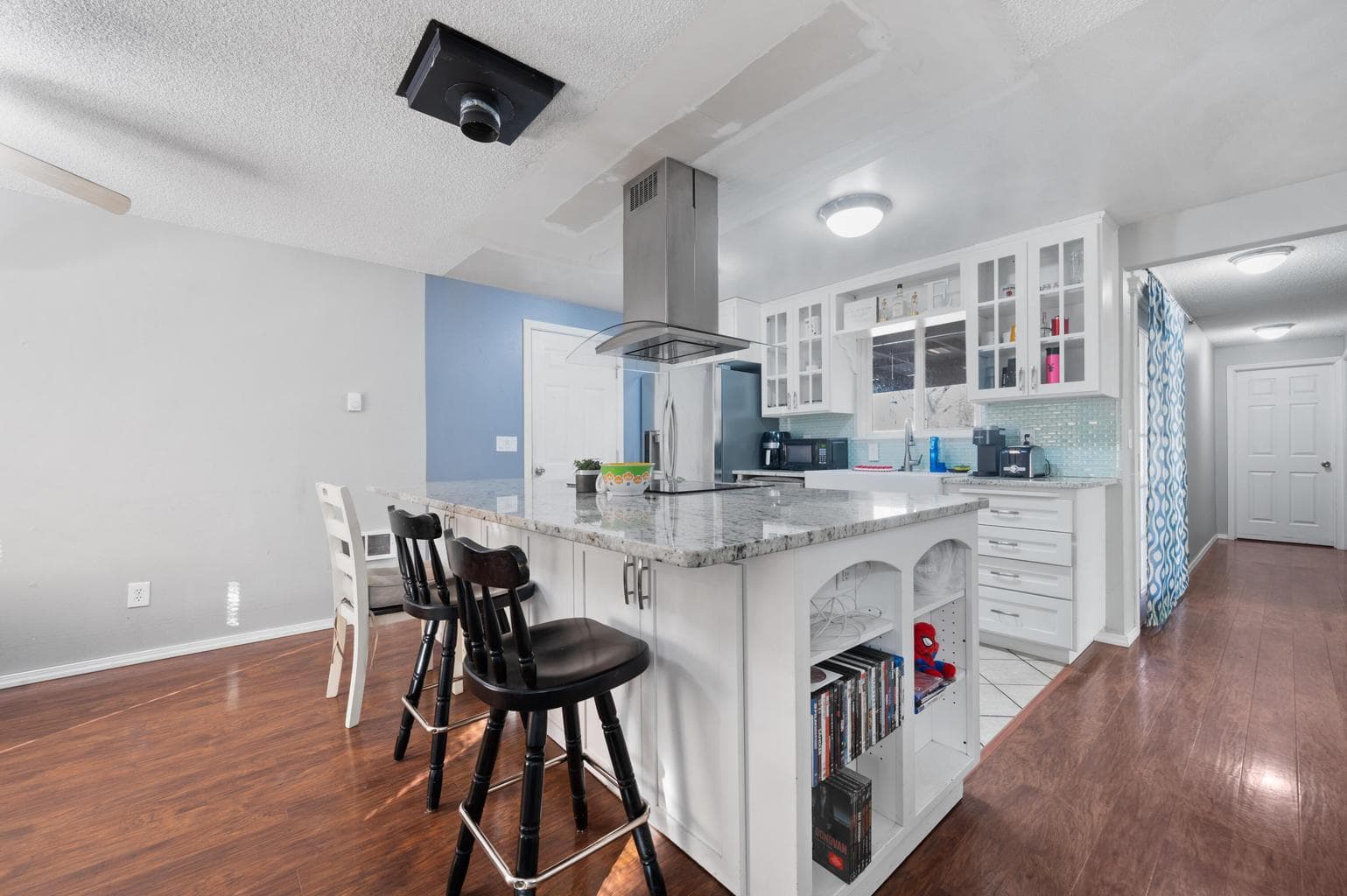 Photo of 286 SE D Street 16 of 40