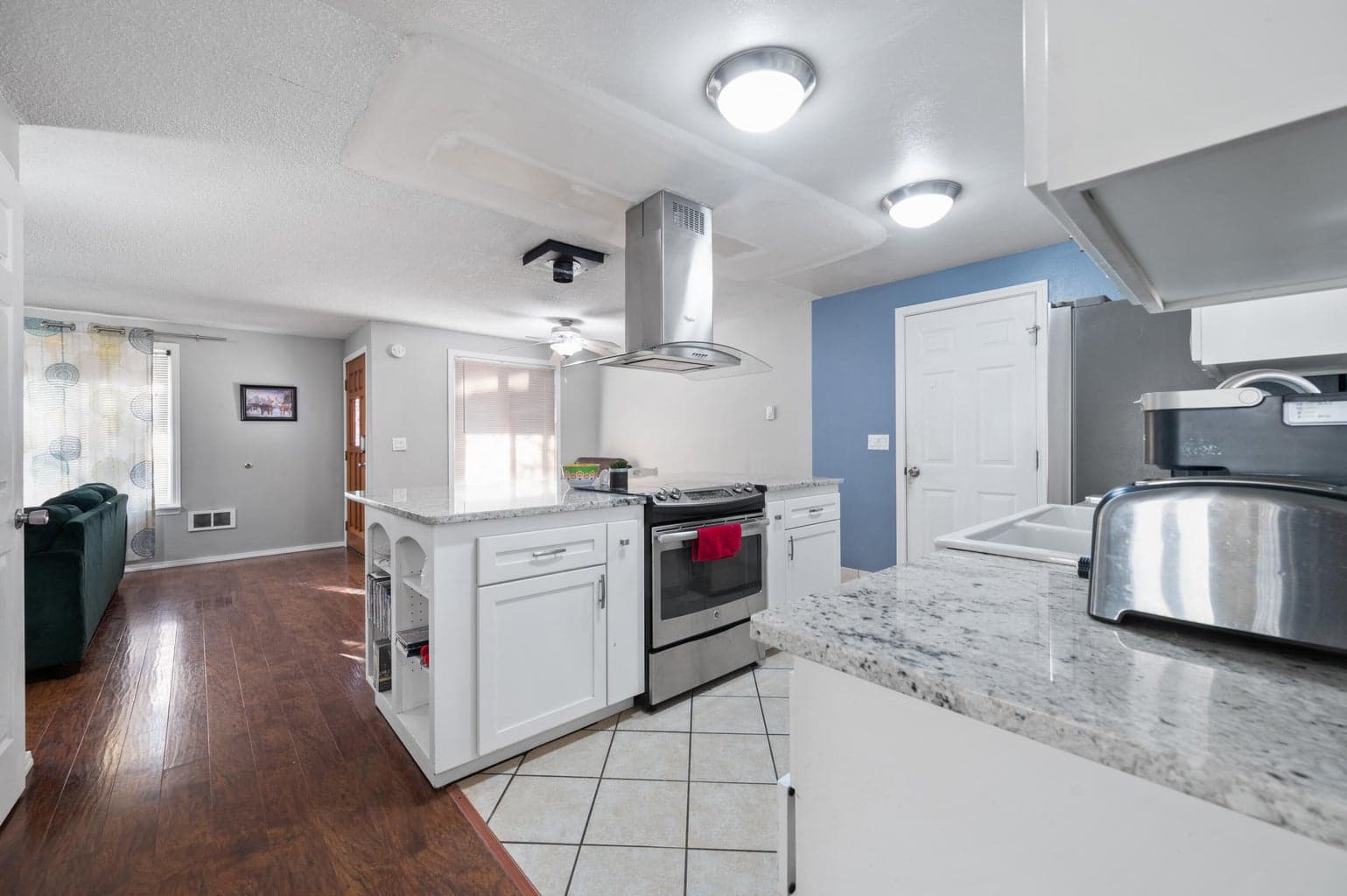 Photo of 286 SE D Street 17 of 40