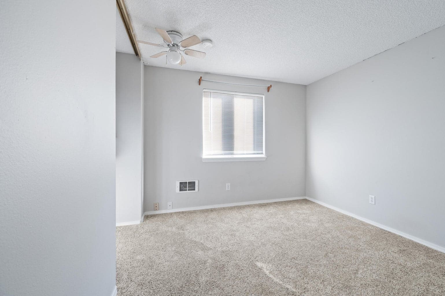 Photo of 286 SE D Street 27 of 40