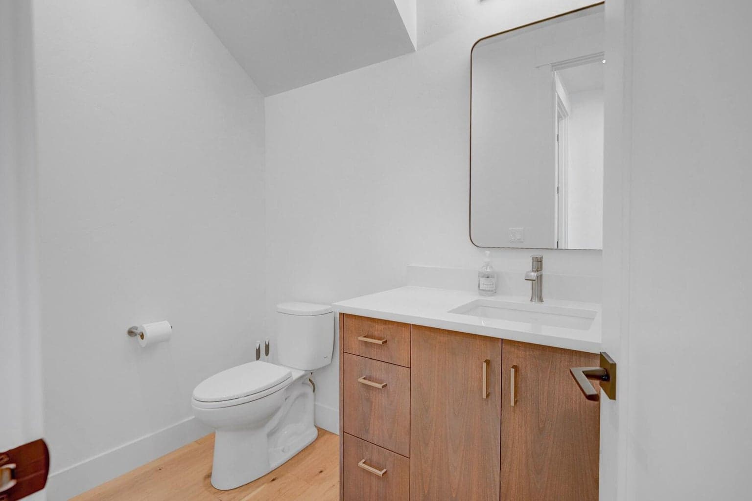 Photo of 61303 McRoberts Lane 14 of 34