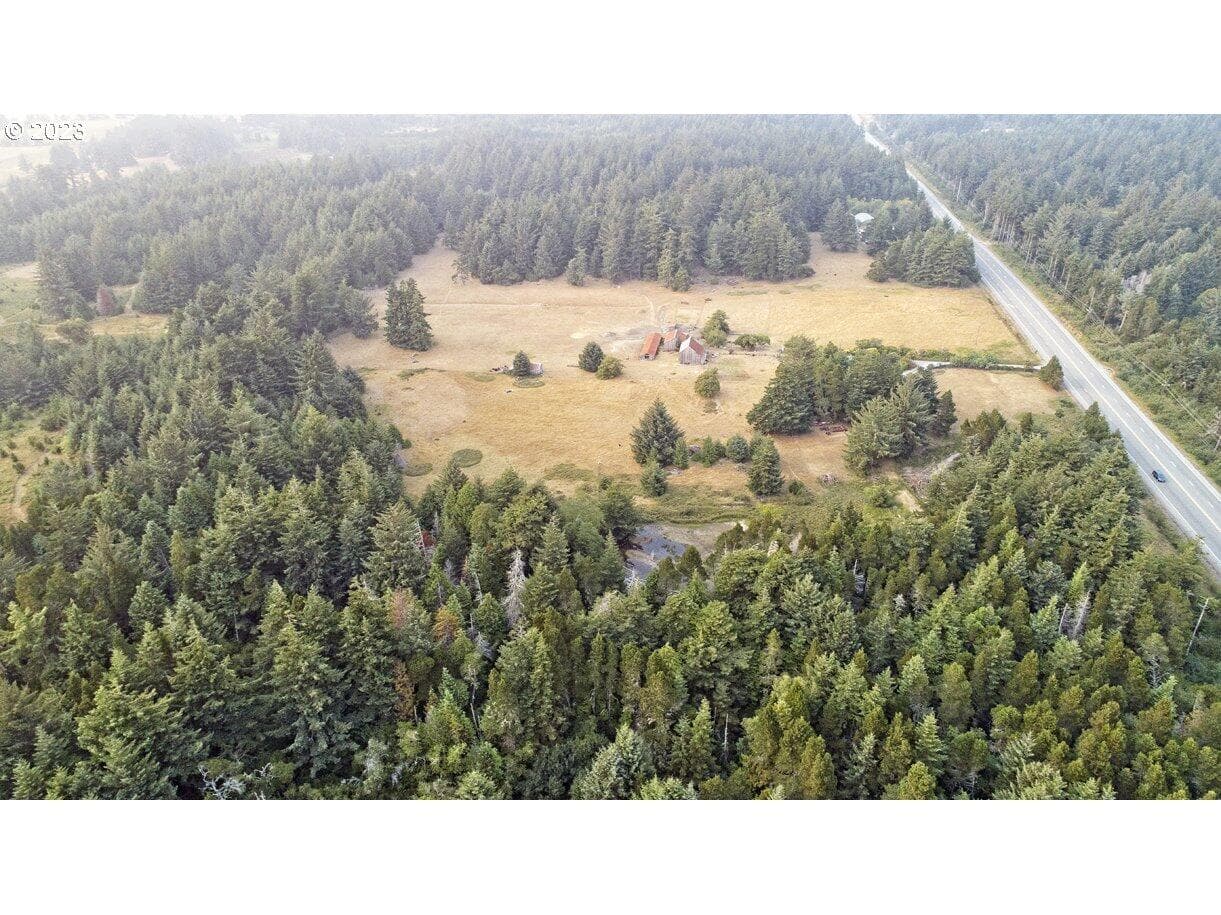 Photo of 47458 Hwy 101 5 of 10