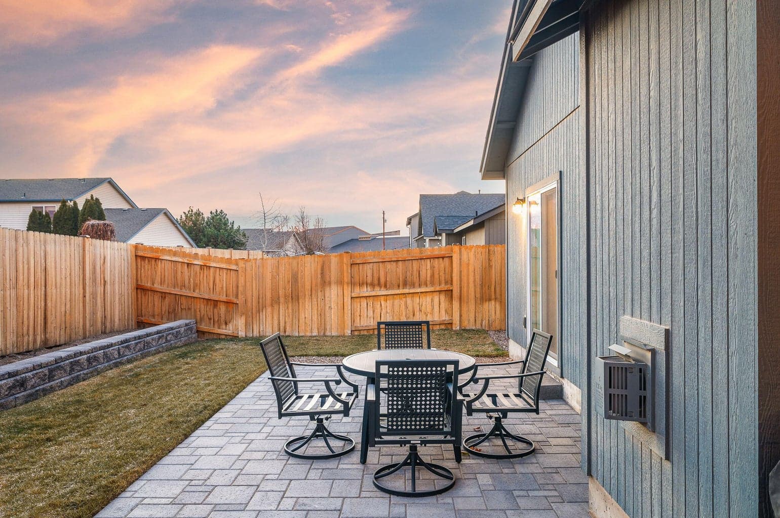 Photo of 920 NW Teak Court 8 of 49