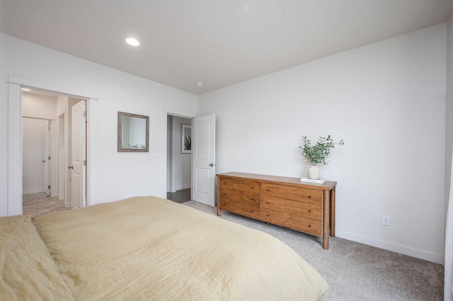 Photo of 920 NW Teak Court 16 of 49