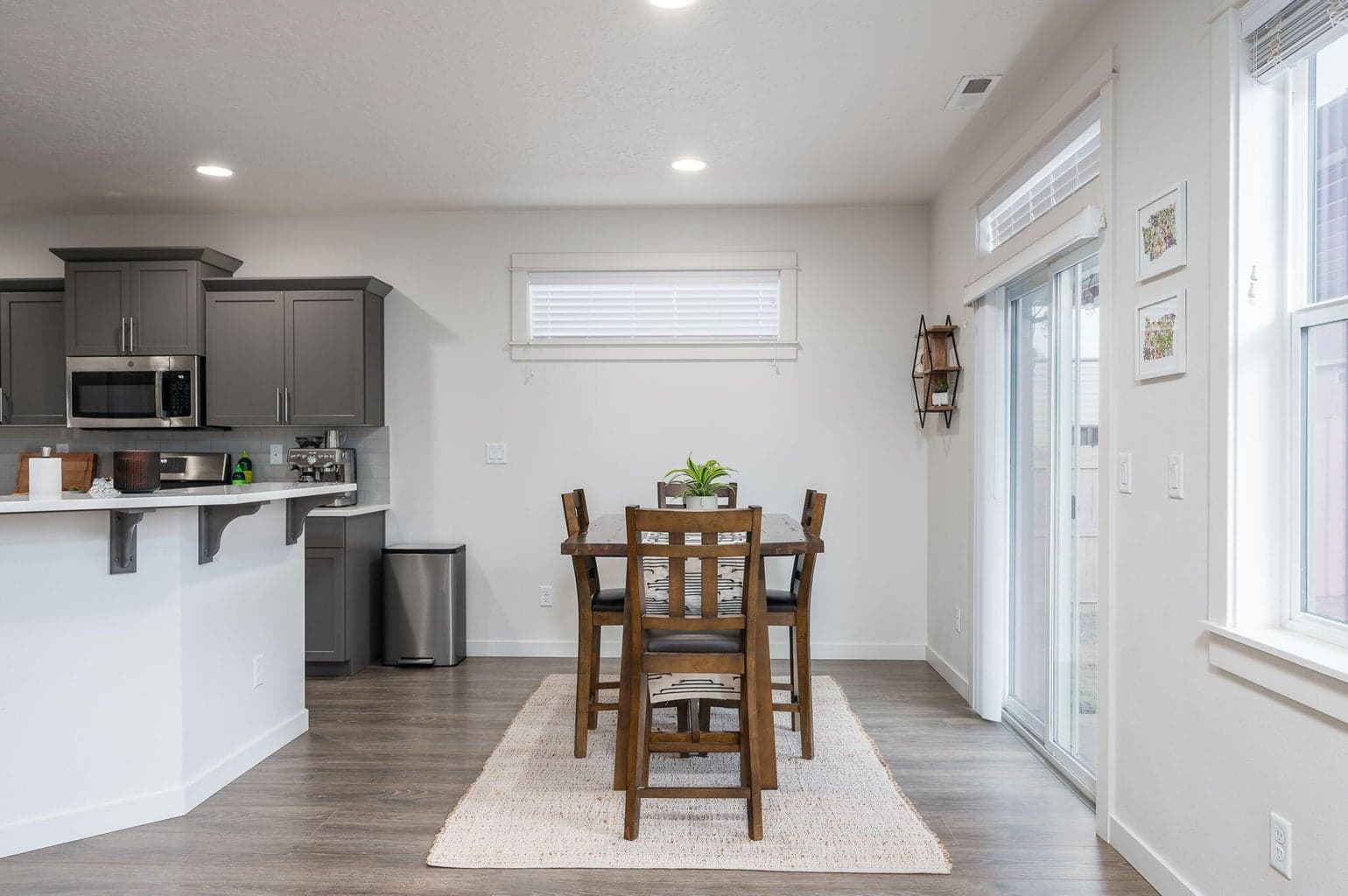 Photo of 920 NW Teak Court 26 of 49