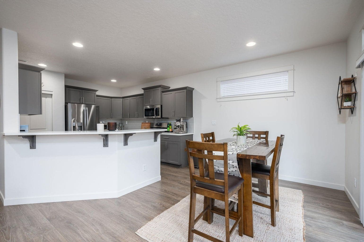 Photo of 920 NW Teak Court 27 of 49