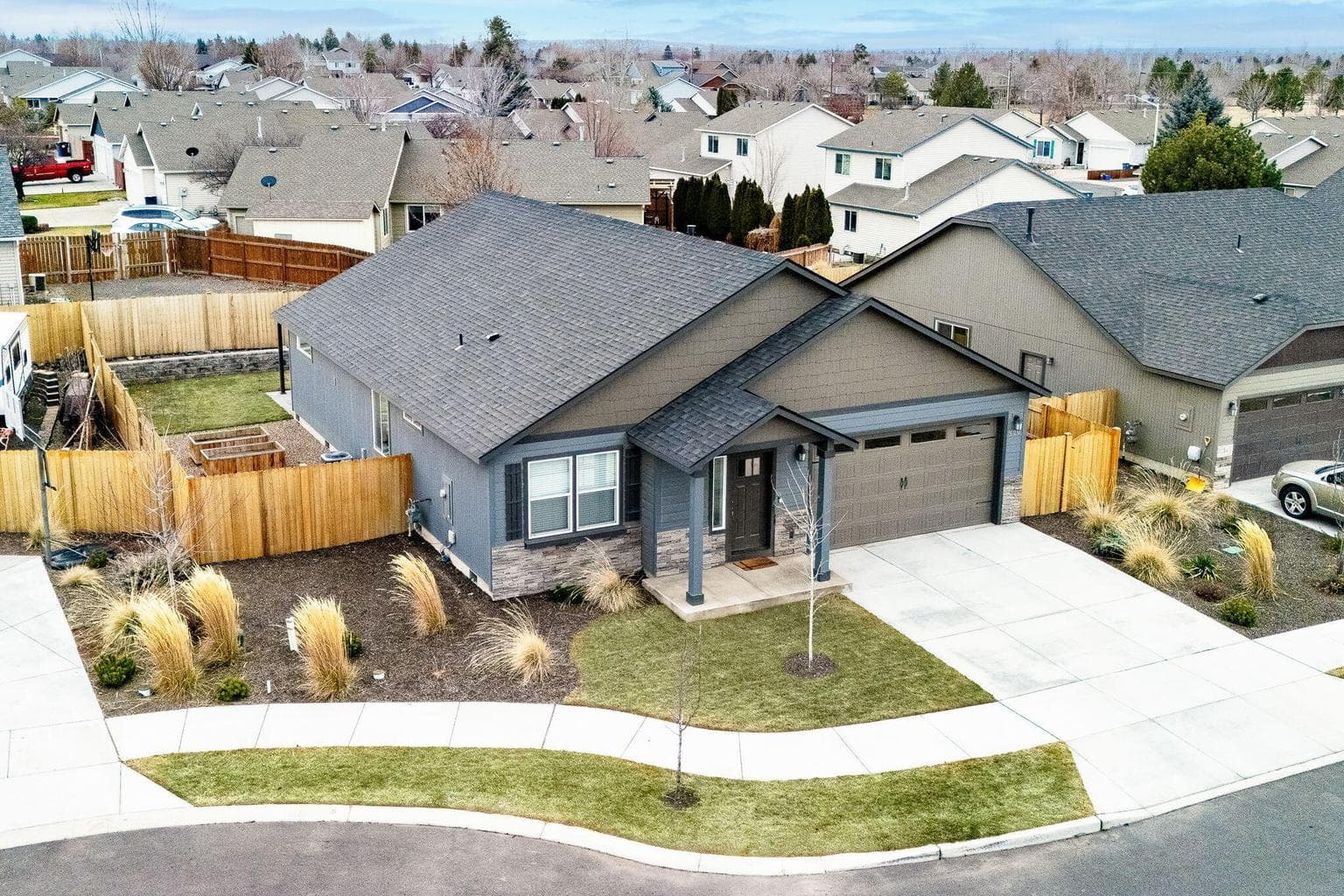Photo of 920 NW Teak Court 35 of 49