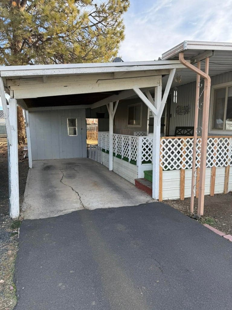 Photo of 400 NW Terrace Lane 13 of 18