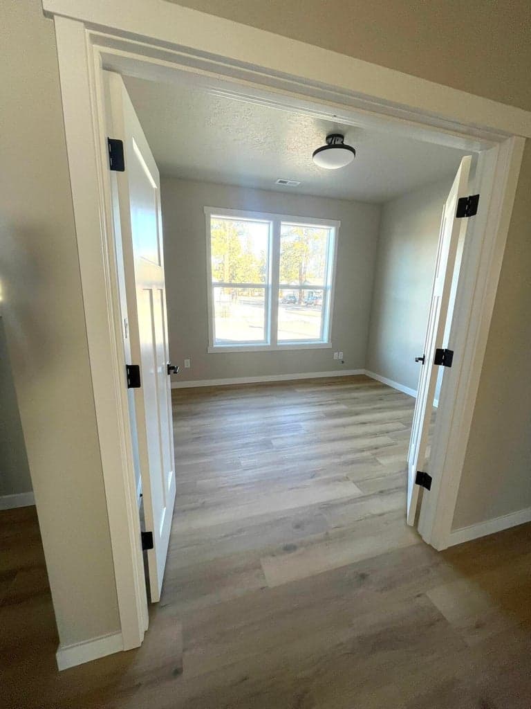 Photo of 131 W Clearpine Drive 26 of 32