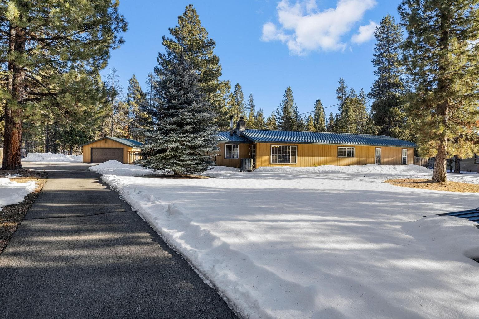 Photo of 53382 Eagle Lane 1 of 37