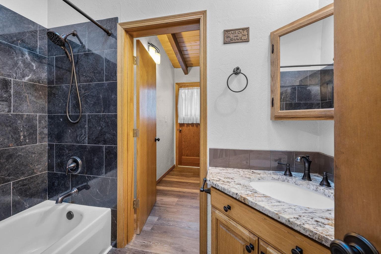 Photo of 53382 Eagle Lane 28 of 37