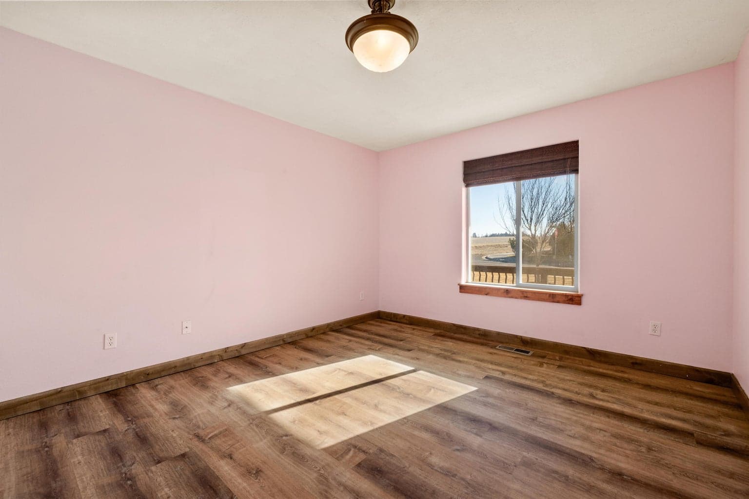 Photo of 738 NE Marigold Street 16 of 30